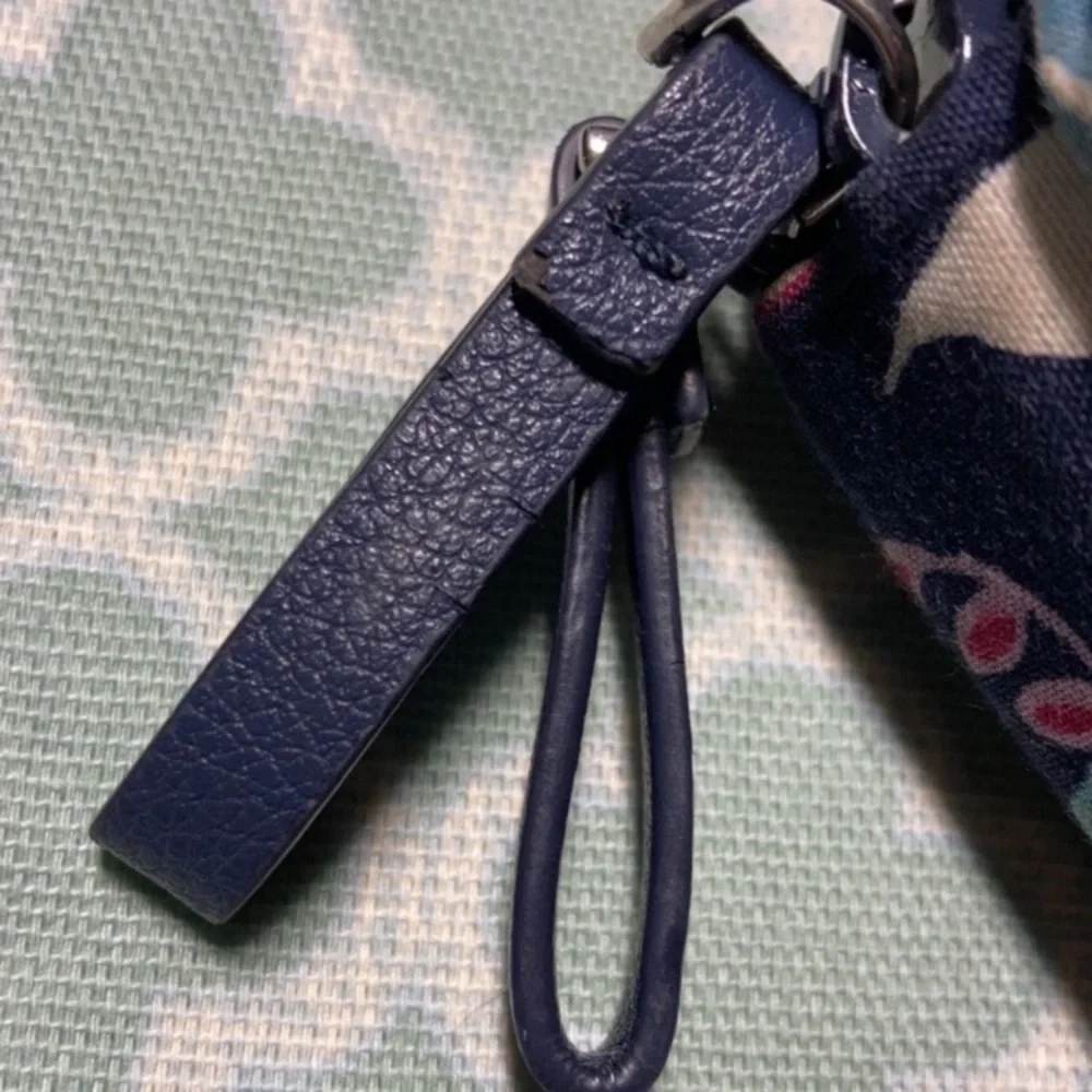 Vera Bradley Fox Forest All in One Crossbody Wallet RFID - Picture 5 of 13